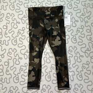 Athleta Run Free Camo 7/8 Leggings